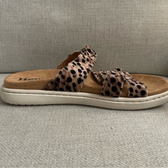 Size 6 Born Animal Print 3 Buckle Sandal - Picture 2 of 4